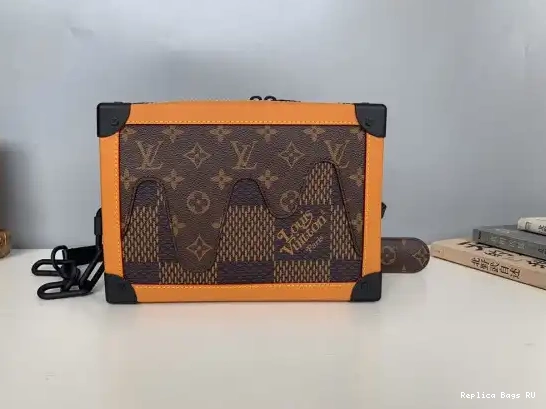 LOUIS TRUNK SOFT VUITTON 0521